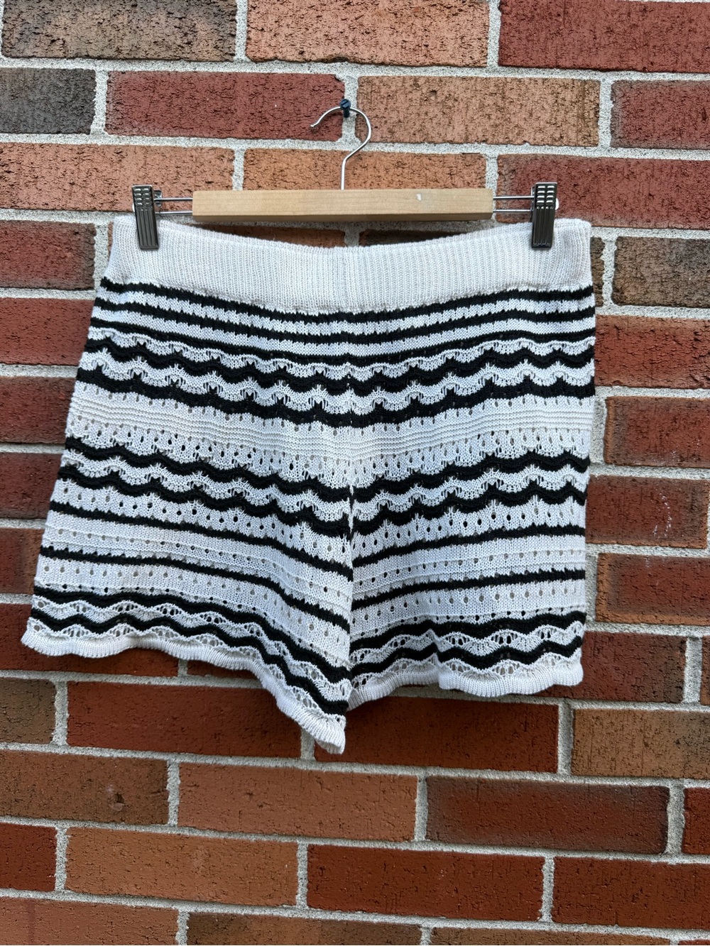 Cupshe Size Large Black White Crochet Knit Swim Cover-Up Shorts
